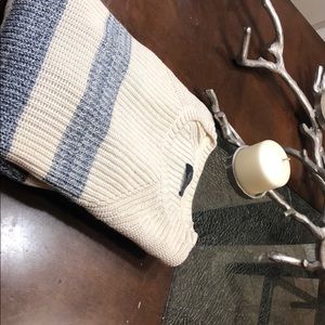 Blue stripped sweater !